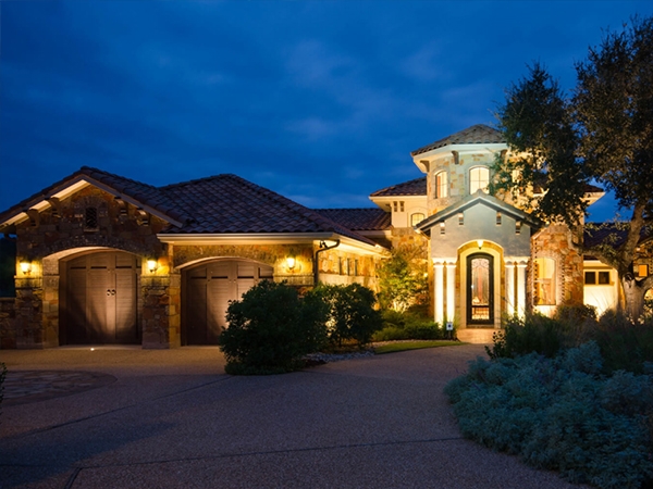 Three Reasons to Buy Outdoor Lighting